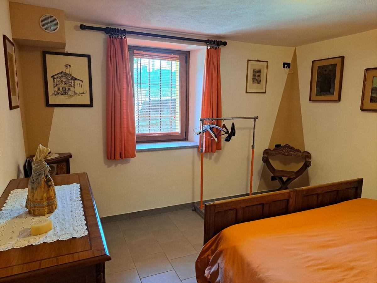 La Maison De Chantal Fenis Kültér fotó