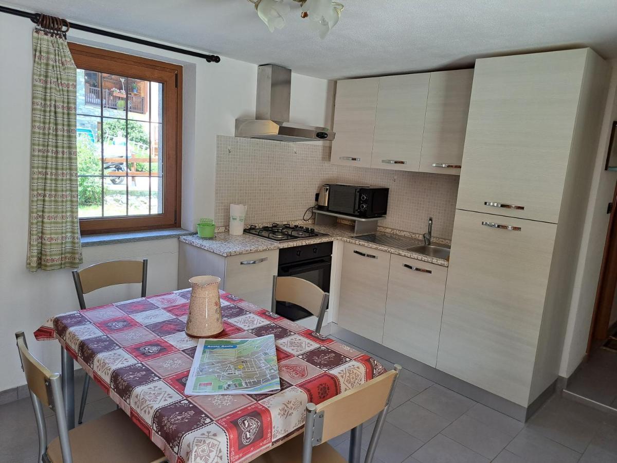La Maison De Chantal Fenis Kültér fotó